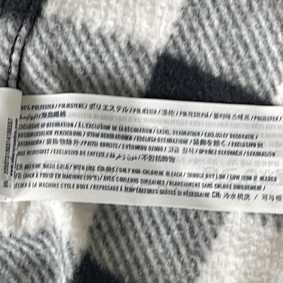 Abercrombie & Fitch Fleece Black & White Buffalo Plaid Button Down Oxford- 15/16 - Picture 5 of 6